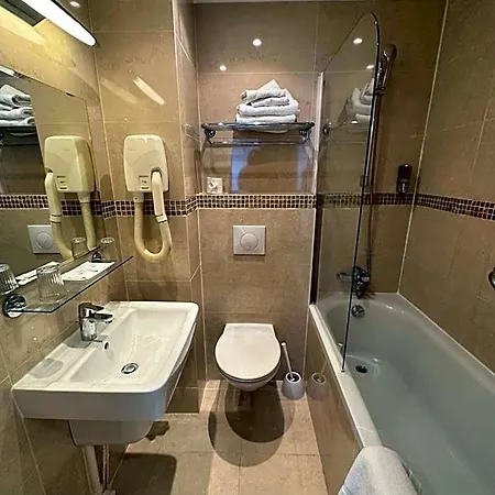فندق أجينور 3*